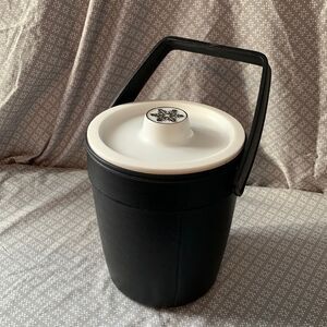 Vintage Rubbermaid Black Ice Bucket Silver Snowflake Design on Lid
